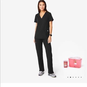 Figs Kade Cargo Scrub pants- Black